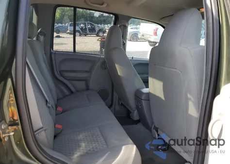 2007 Jeep Liberty Sport из США, поврежденный, VIN 1J4GL48K97W716559